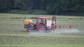 Glyphosat ist weltweit eines der am häufigsten eingesetzten Pflanzenschutzmittel. Die EFSA ist nun zu dem Schluss gekommen, dass das Präparat gesundheitlich unbedenklich ist.