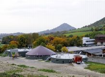 With a total of 500 fermenters and a pilot plant, the University of Hohenheim is one of the leading research locations for biogas production.